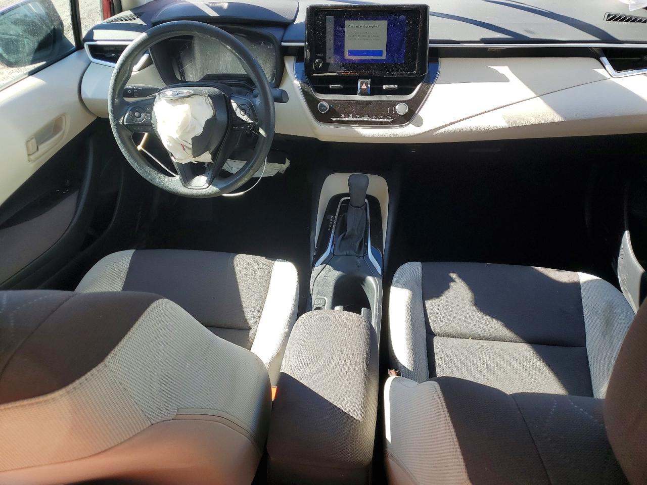 2025 TOYOTA COROLLA LE photo 8
