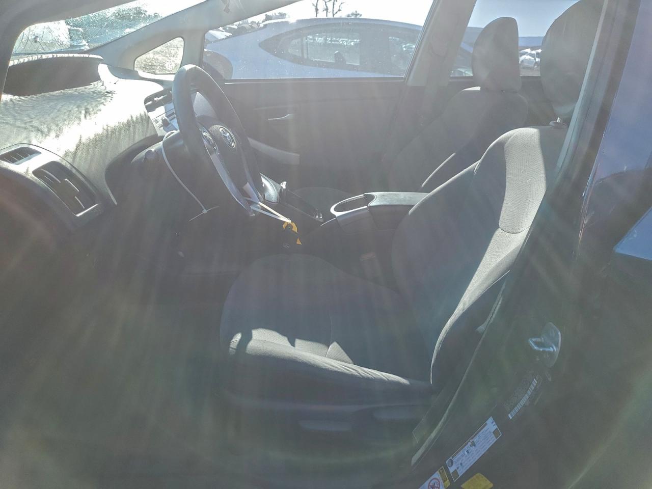 2014 TOYOTA PRIUS photo 7
