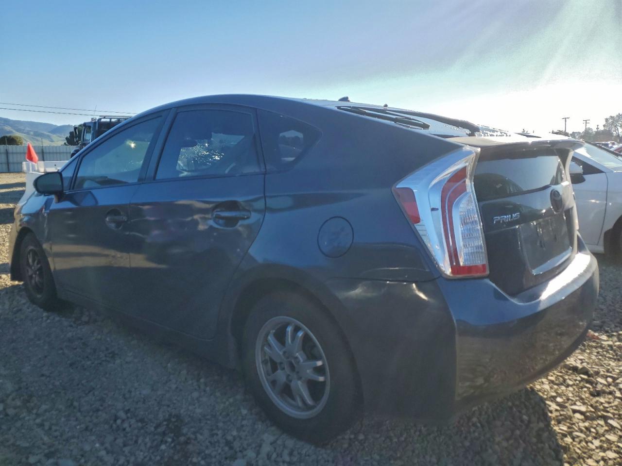 2014 TOYOTA PRIUS photo 2