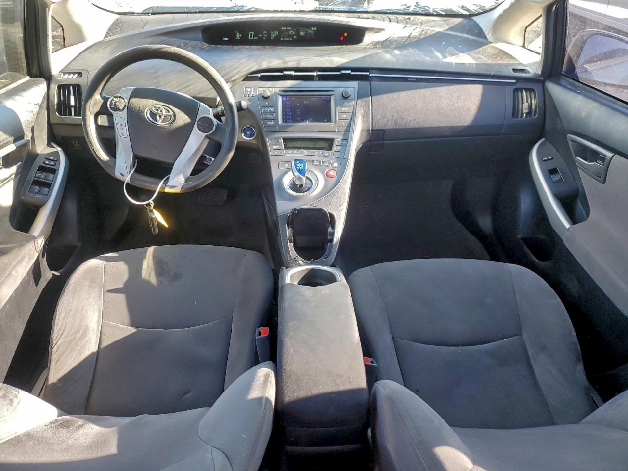 2014 TOYOTA PRIUS photo 8