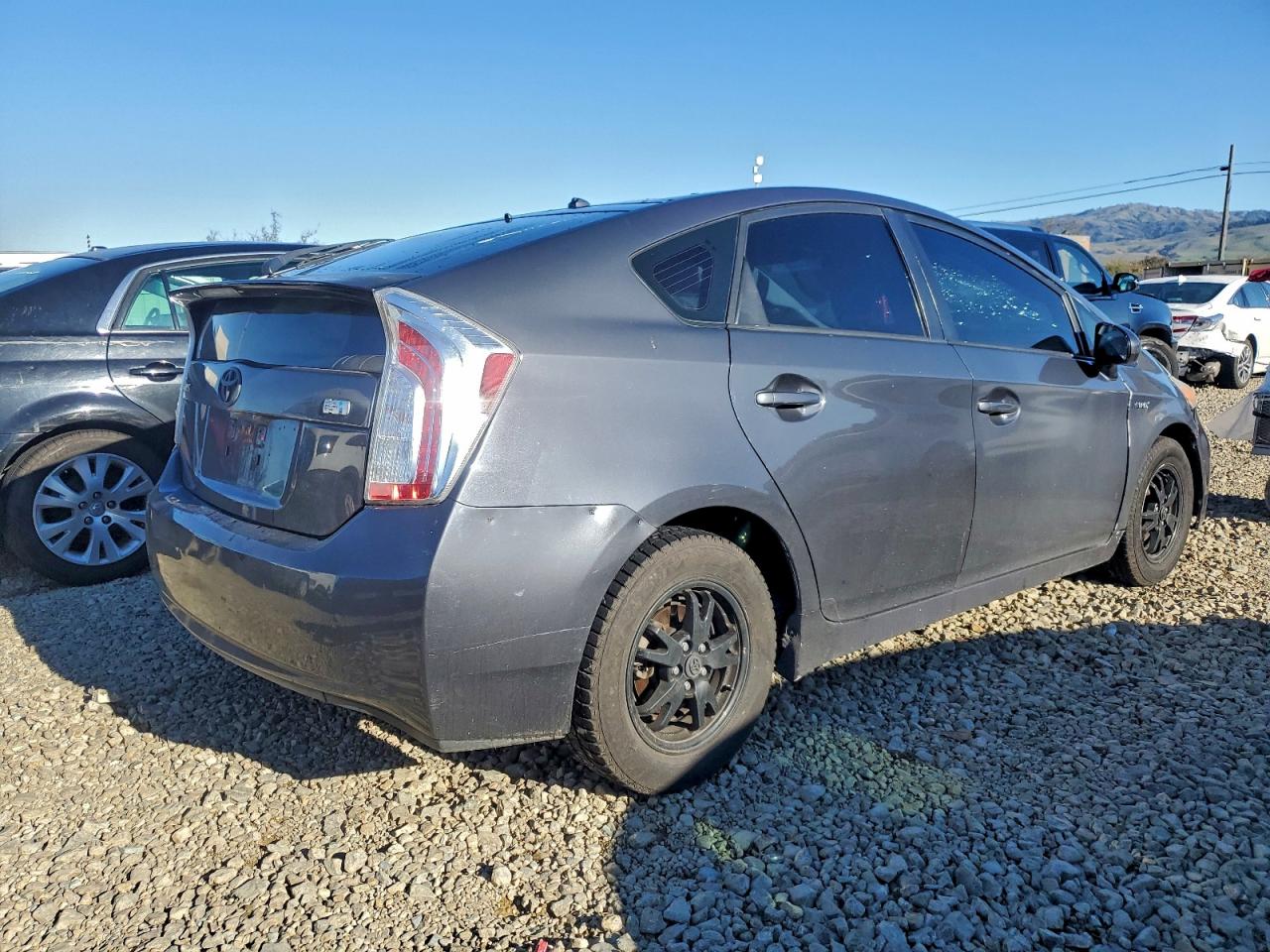 2014 TOYOTA PRIUS photo 3