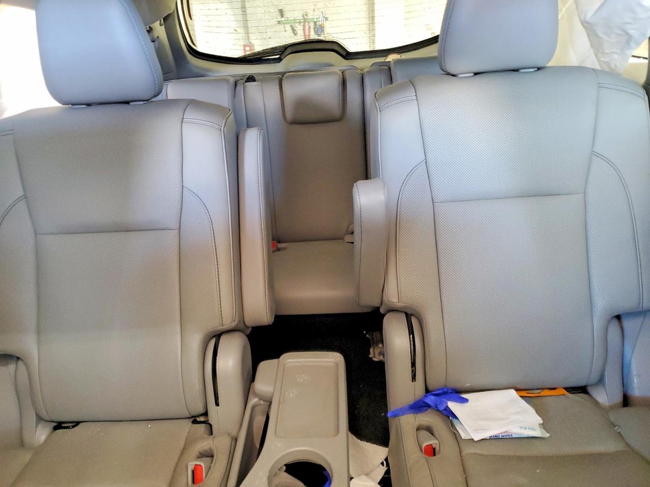 2019 TOYOTA HIGHLANDER LIMITED photo 10