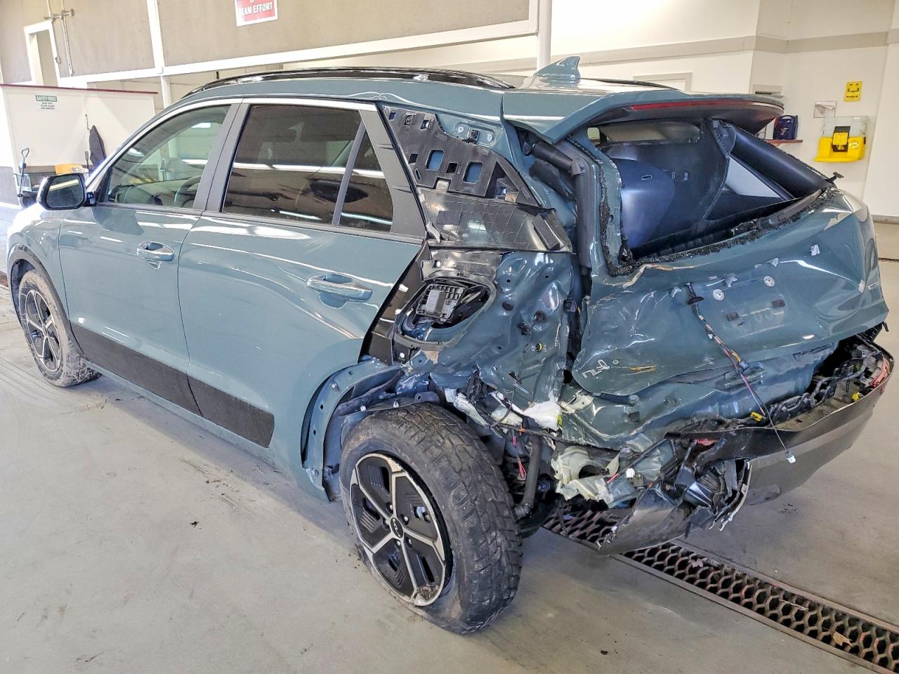 2023 KIA NIRO SX photo 4