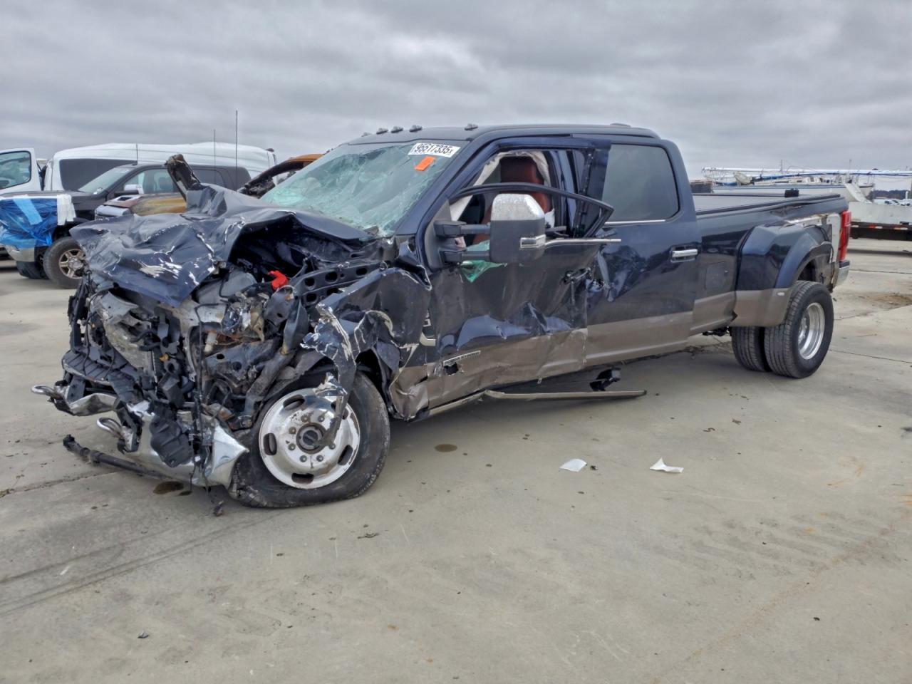 2022 FORD F350