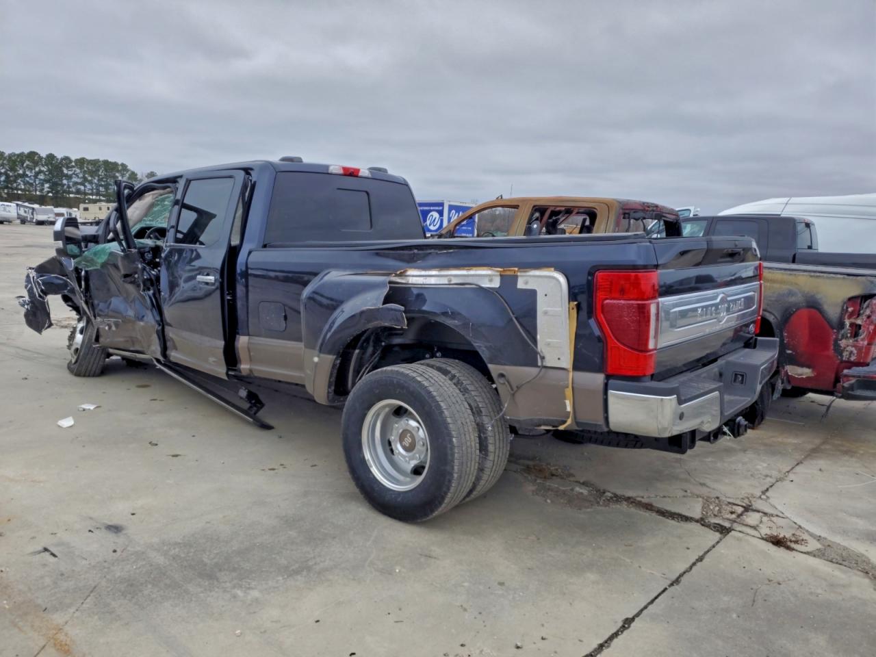 2022 FORD F350 SUPER DUTY photo 2