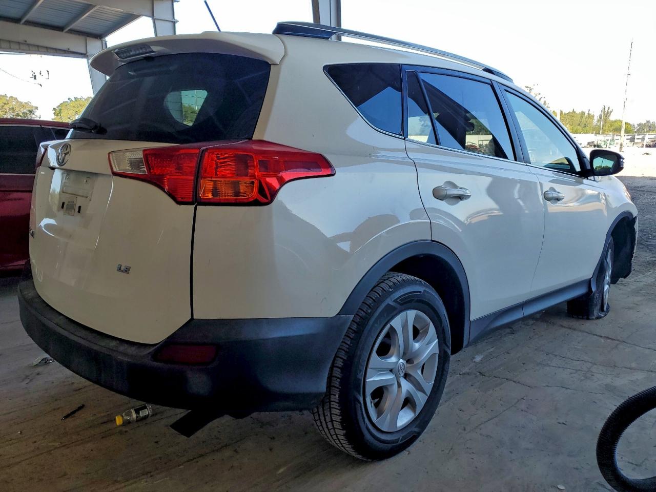 2014 TOYOTA RAV4 LE photo 3
