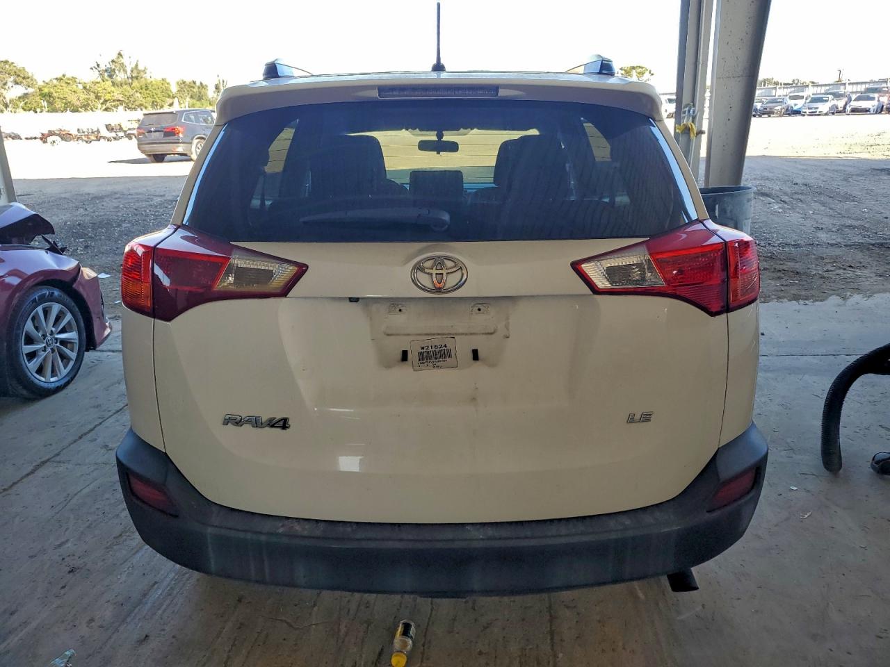2014 TOYOTA RAV4 LE photo 6