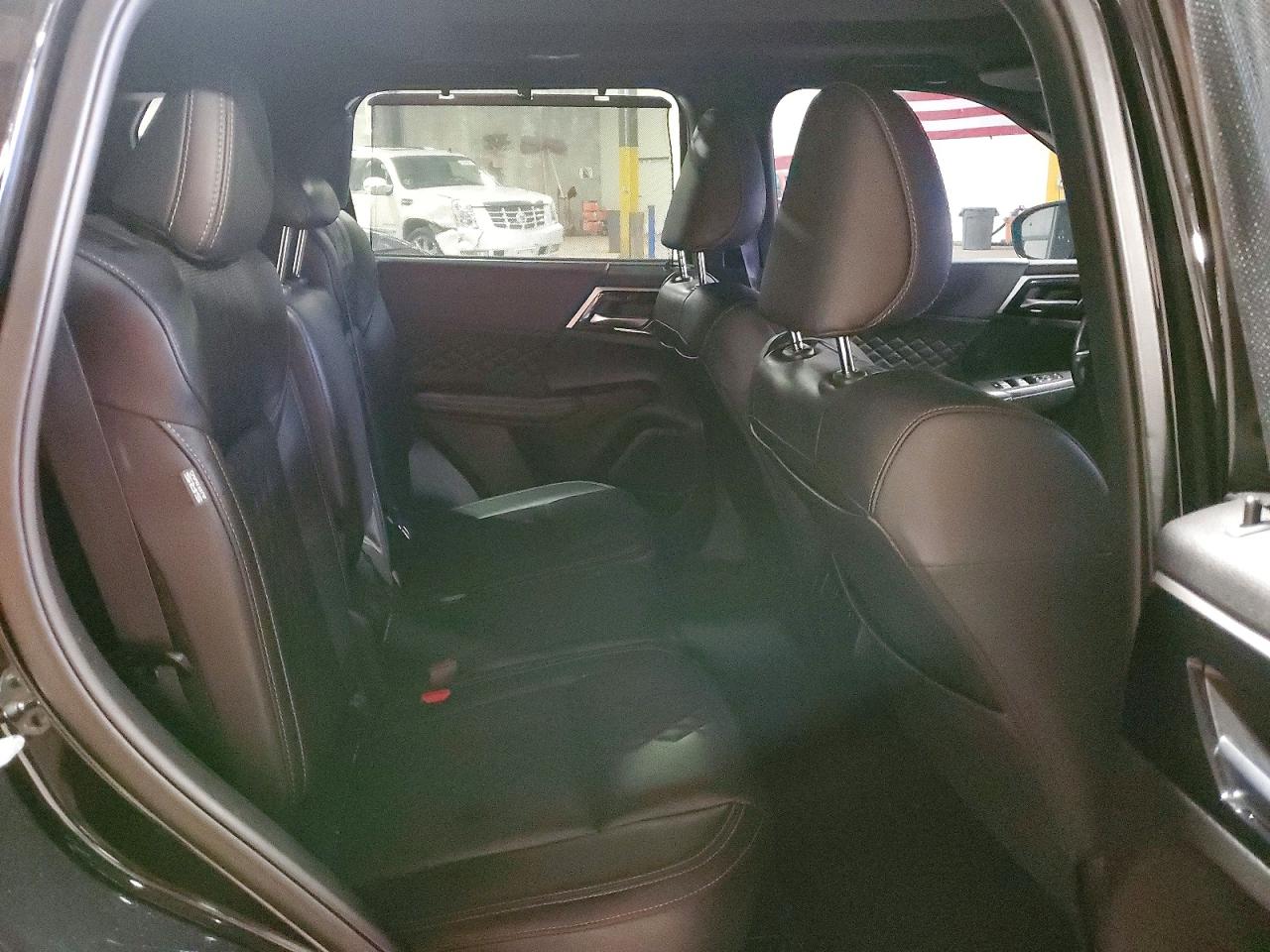 2024 MITSUBISHI OUTLANDER SEL photo 10
