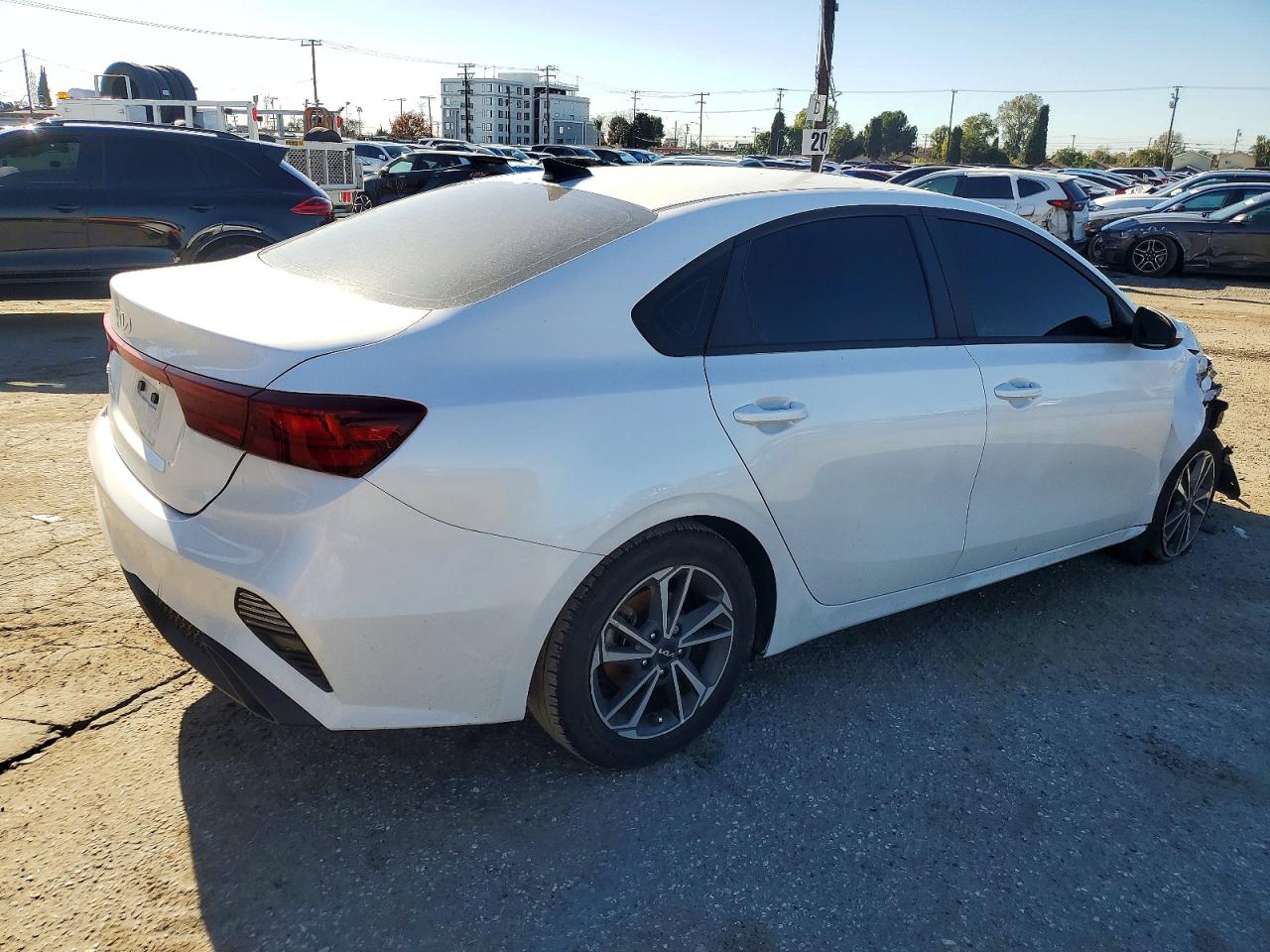 2023 KIA FORTE LX photo 3
