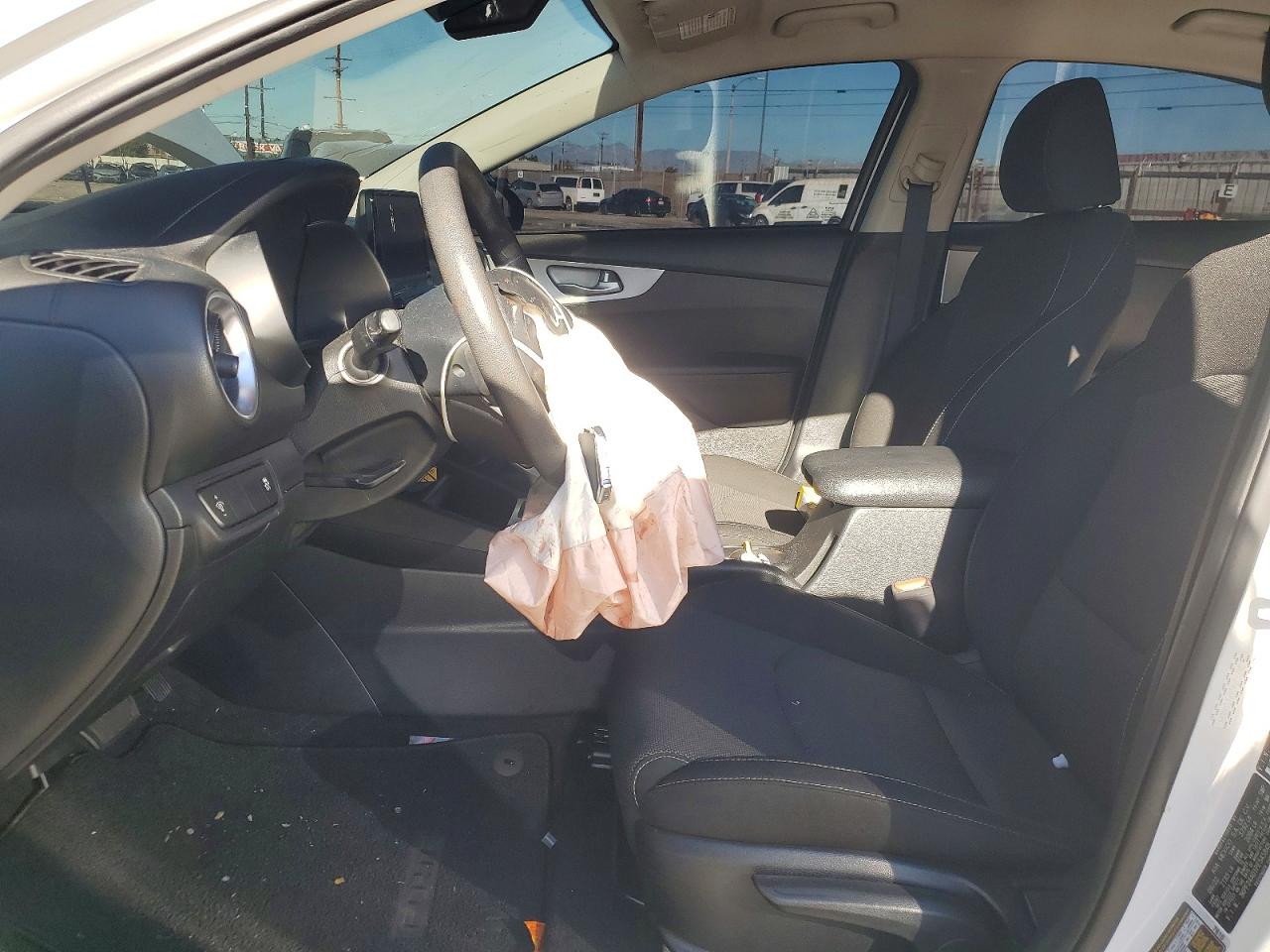 2023 KIA FORTE LX photo 7