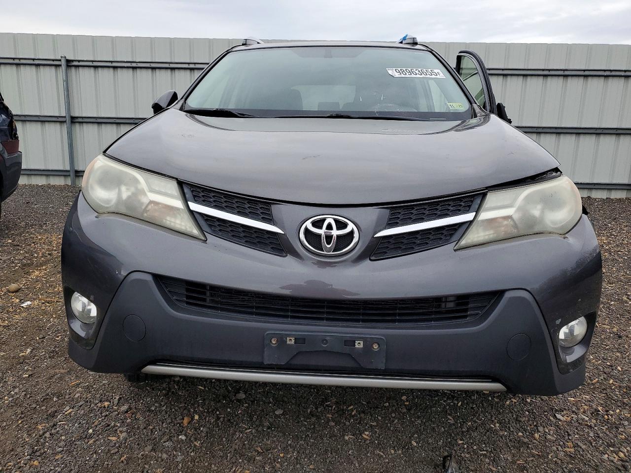 2014 TOYOTA RAV4 XLE photo 5