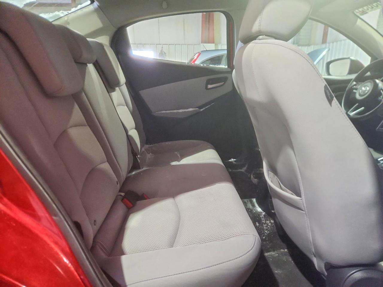 2019 TOYOTA YARIS L photo 10