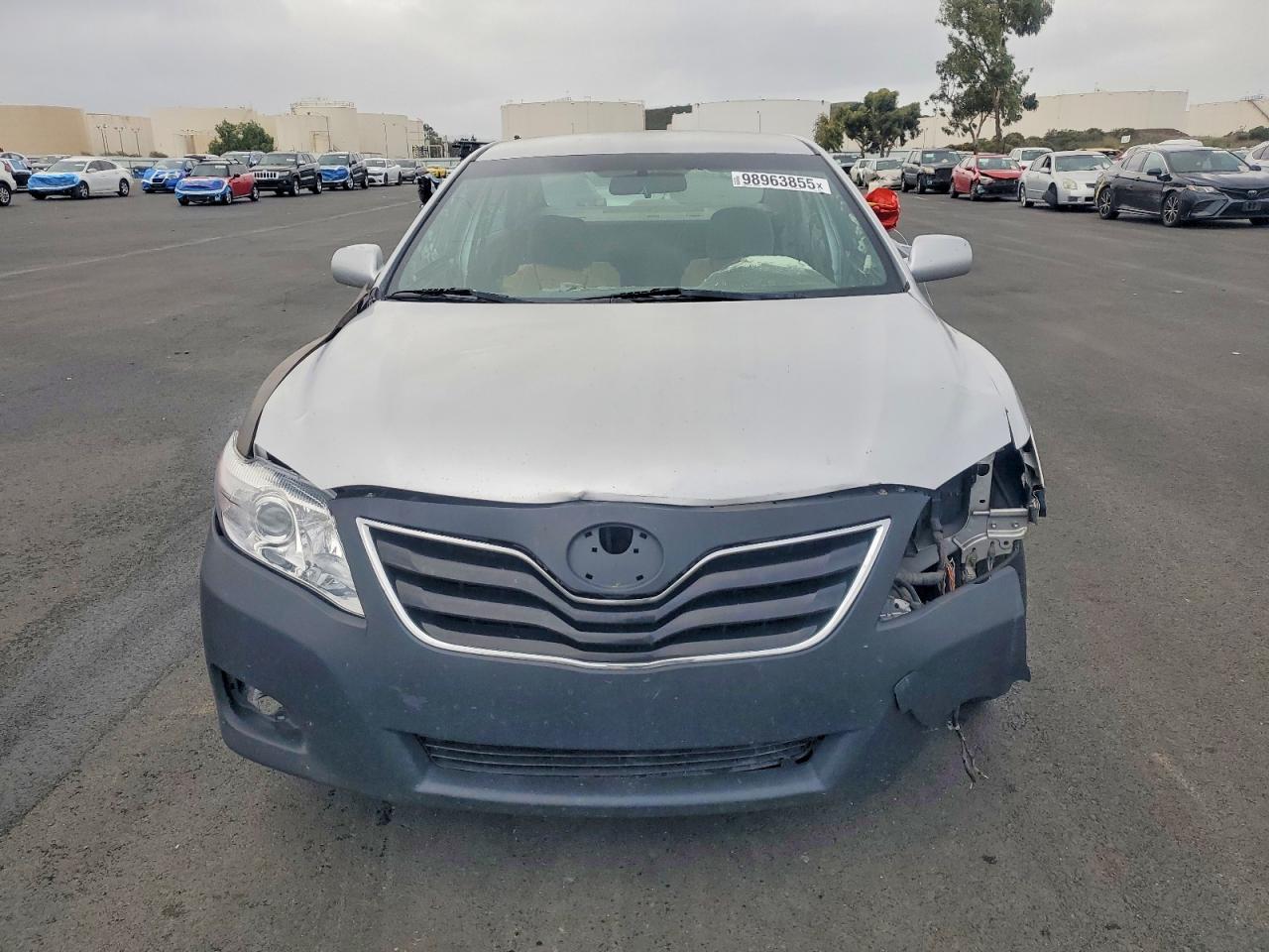 2011 TOYOTA CAMRY SE photo 5
