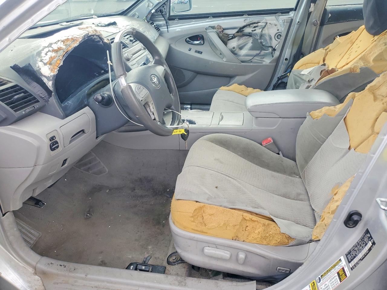 2011 TOYOTA CAMRY SE photo 7