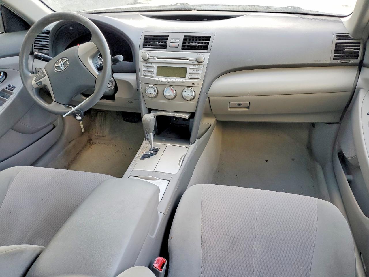 2011 TOYOTA CAMRY BASE photo 8