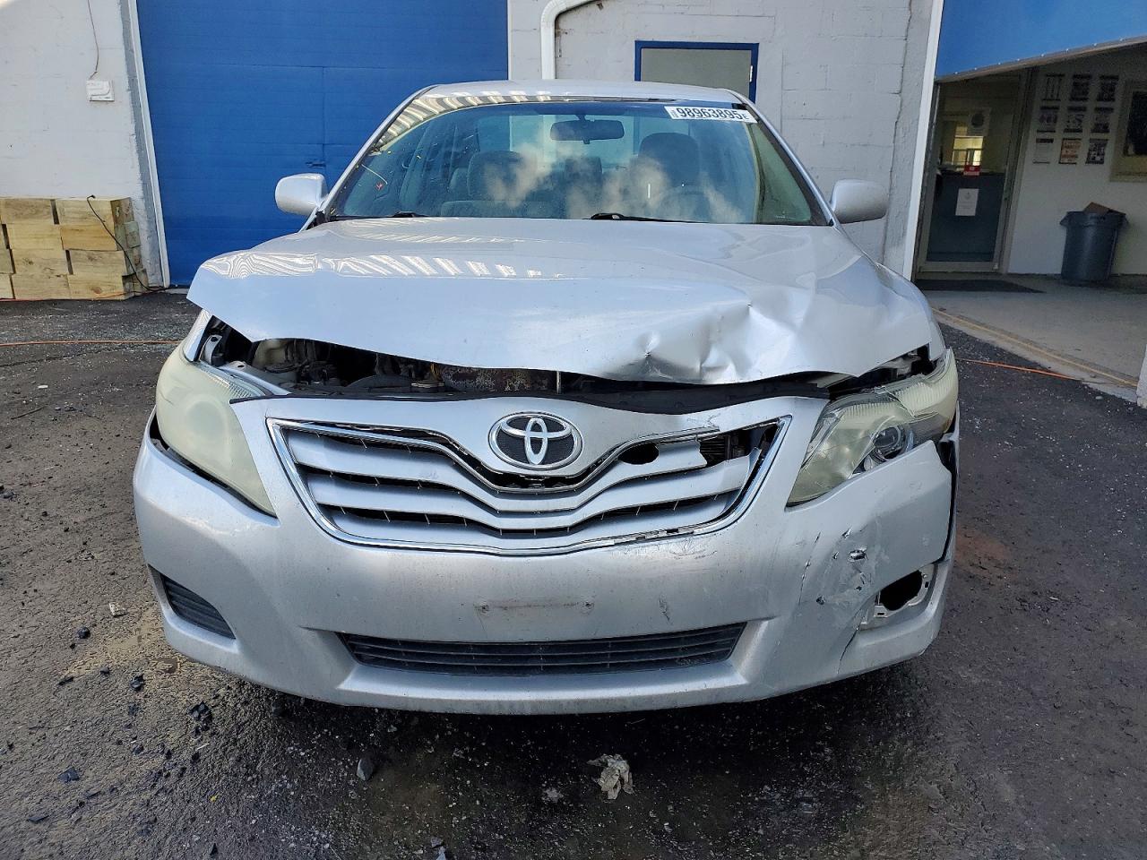 2011 TOYOTA CAMRY BASE photo 5