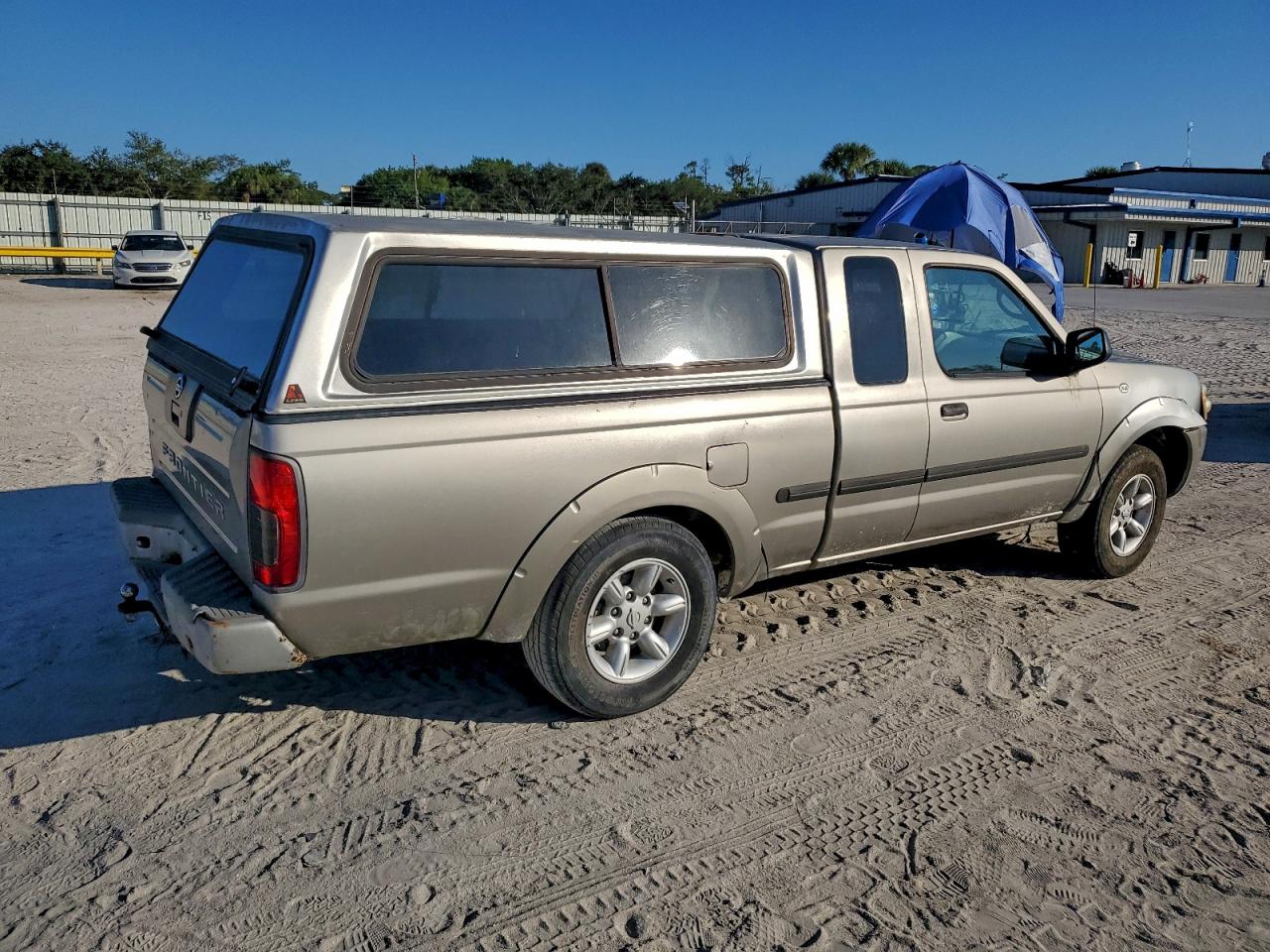 2002 NISSAN FRONTIER KING CAB XE photo 5