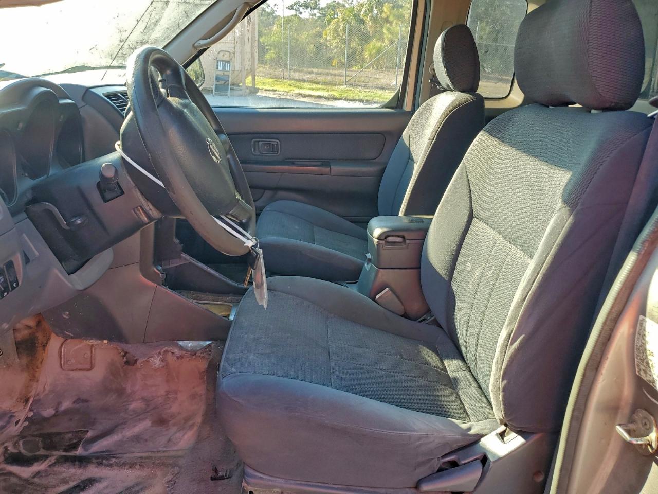 2002 NISSAN FRONTIER KING CAB XE photo 13