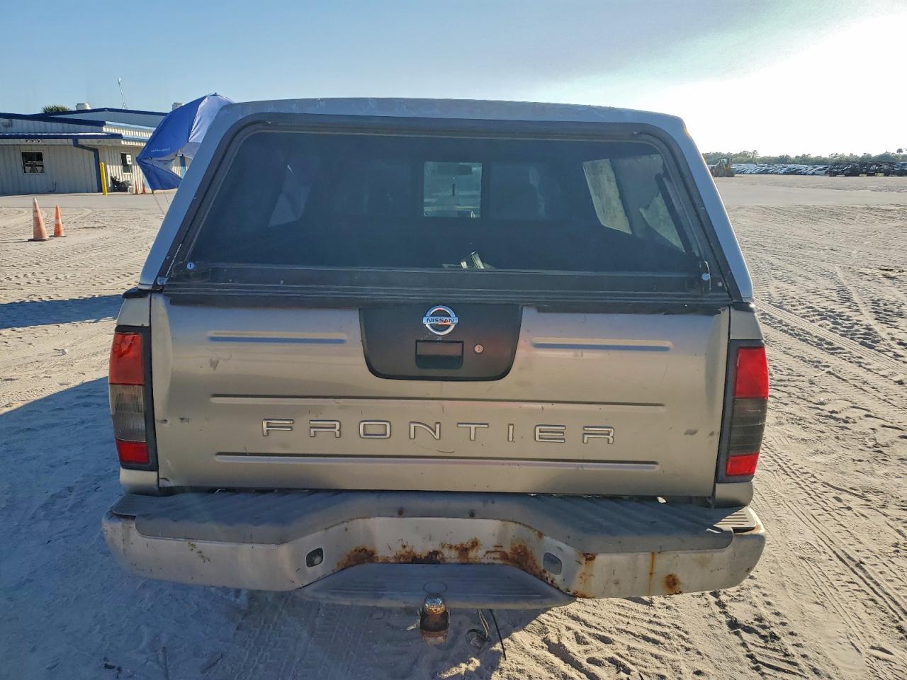 2002 NISSAN FRONTIER KING CAB XE photo 11