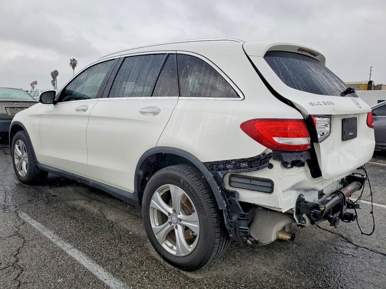 2016 MERCEDES-BENZ GLC 300 photo 2