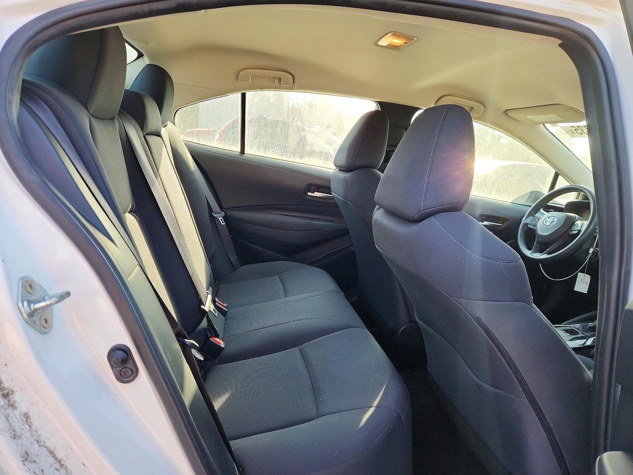 2021 TOYOTA COROLLA LE photo 19