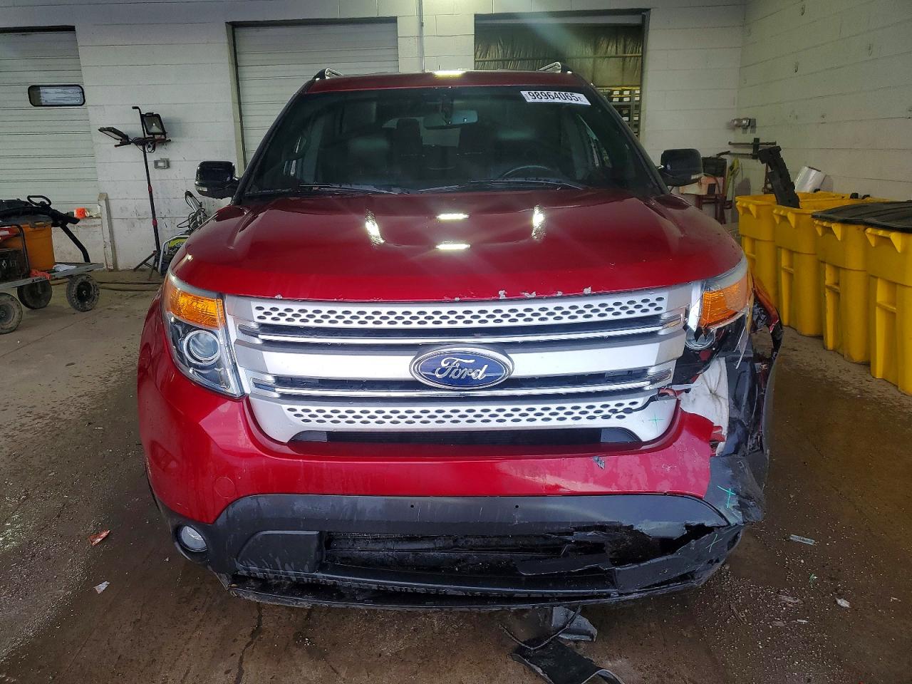 2013 FORD EXPLORER XLT photo 5