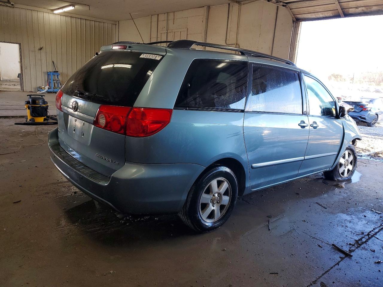 2006 TOYOTA SIENNA CE photo 3