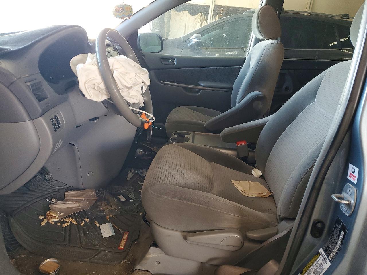 2006 TOYOTA SIENNA CE photo 7
