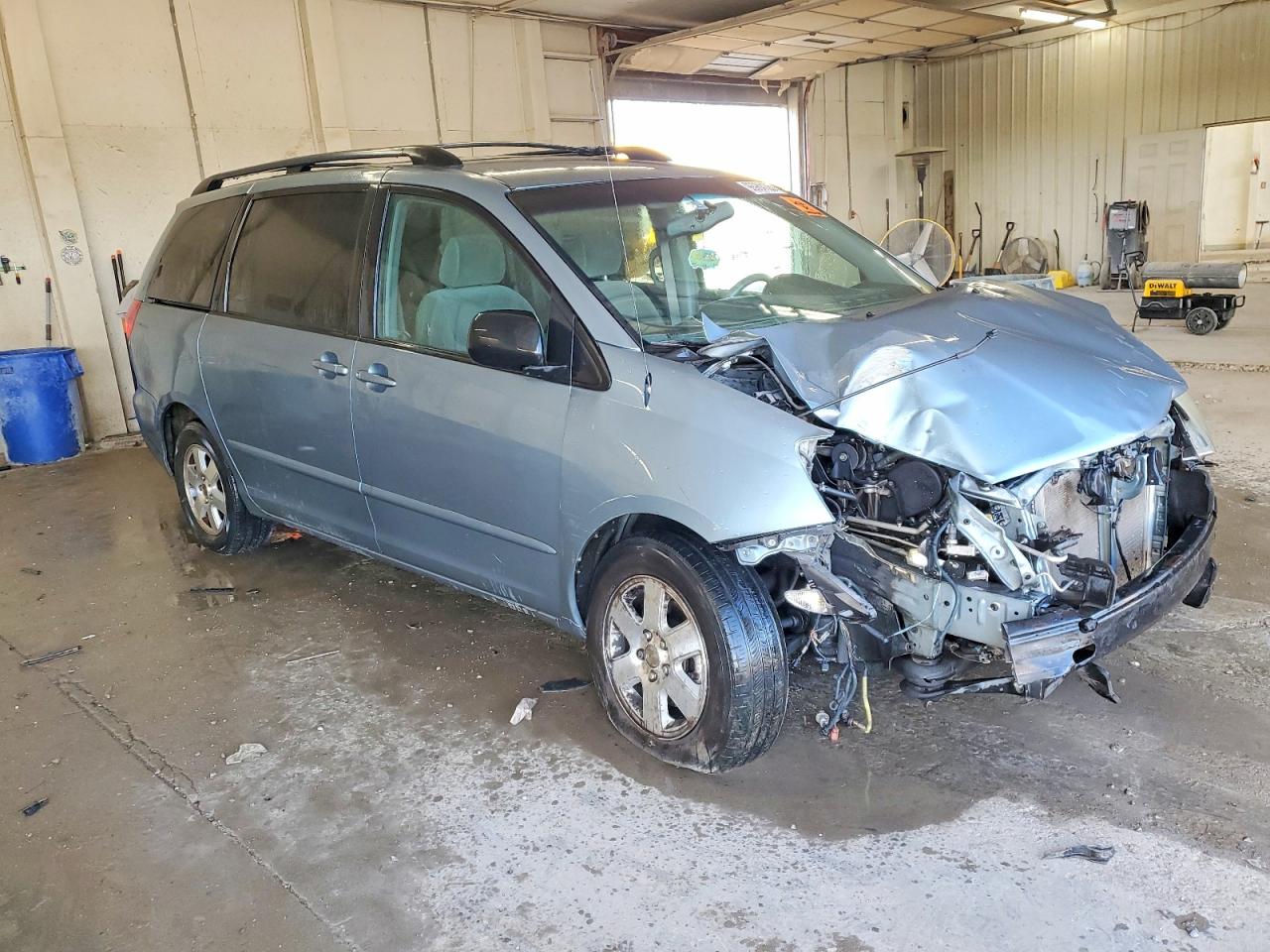 2006 TOYOTA SIENNA CE photo 4