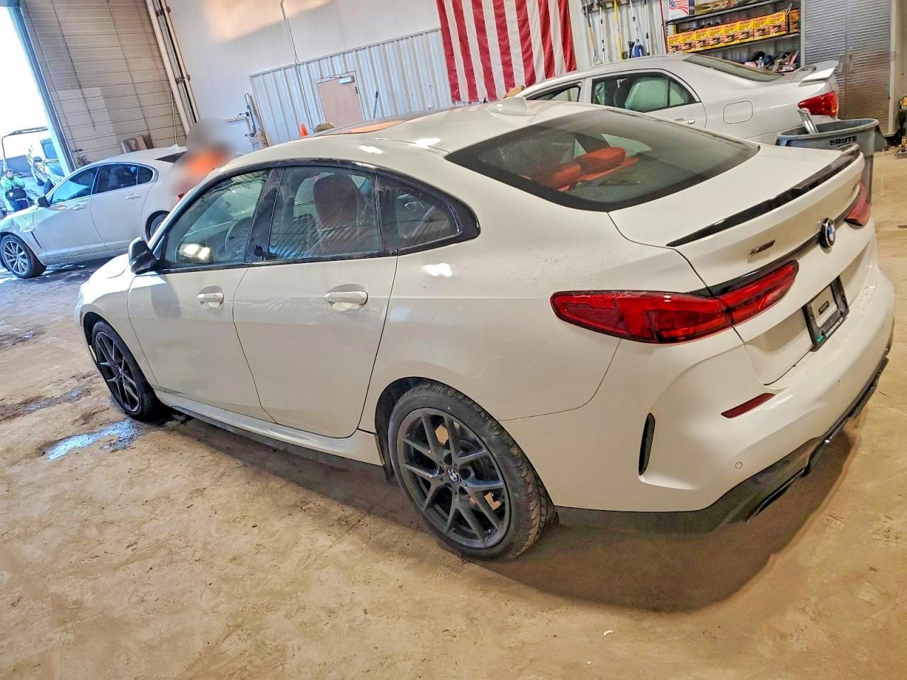 2022 BMW M235XI photo 2
