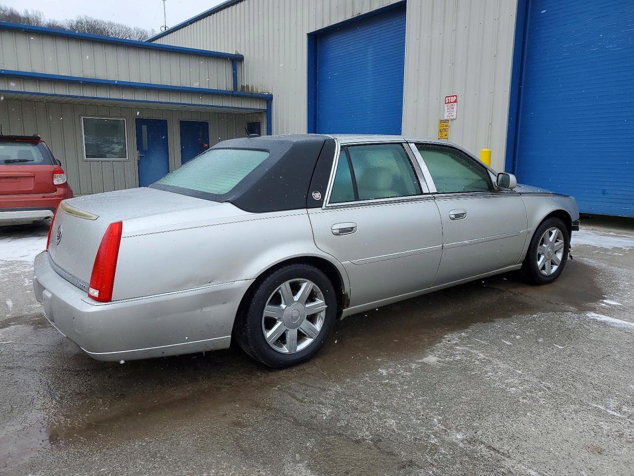 2007 CADILLAC DTS photo 3