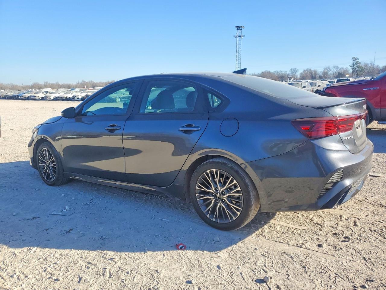 2024 KIA FORTE GT LINE photo 3