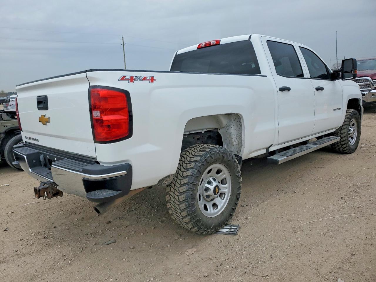 2015 CHEVROLET SILVERADO K2500 HEAVY DUTY photo 3