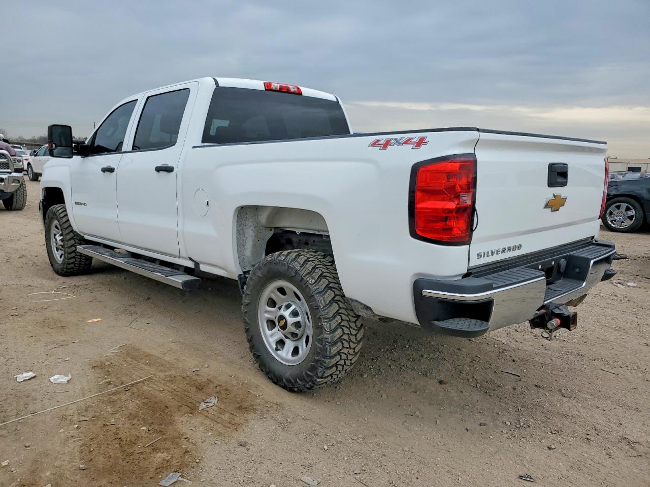 2015 CHEVROLET SILVERADO K2500 HEAVY DUTY photo 2