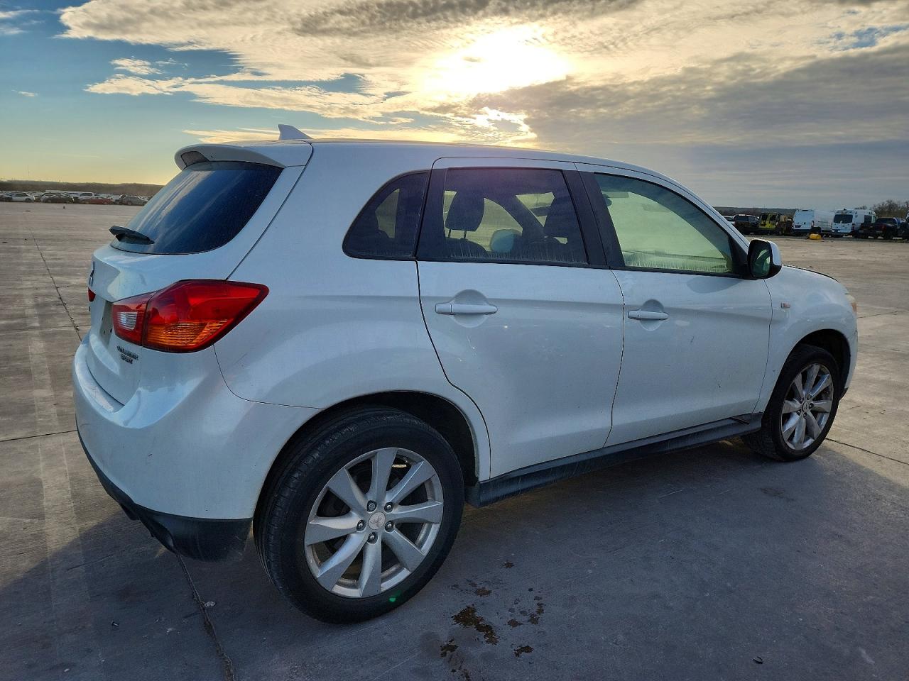 2014 MITSUBISHI OUTLANDER SPORT ES photo 3