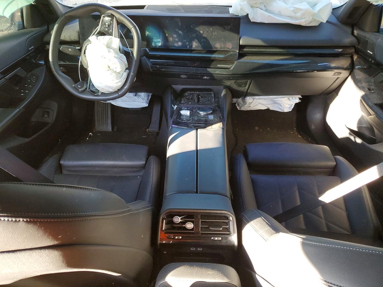 2024 BMW 530 XI photo 22