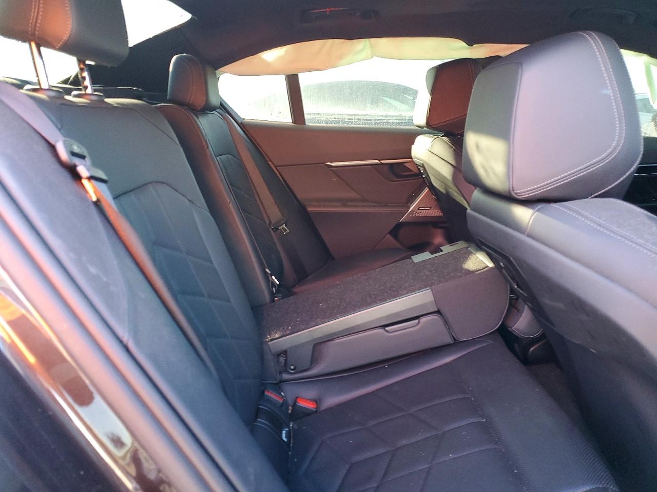 2024 BMW 530 XI photo 28