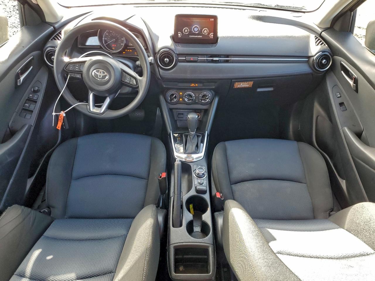 2019 TOYOTA YARIS L photo 8