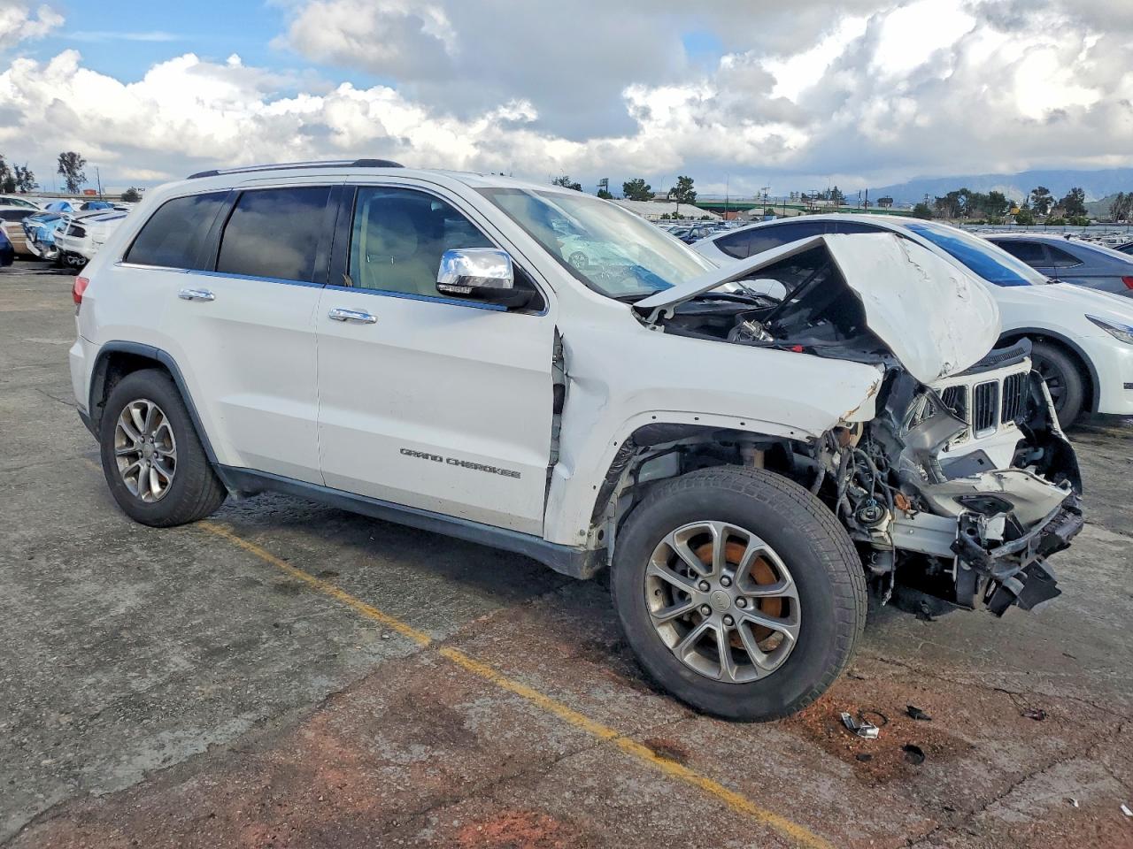 2015 JEEP GRAND CHEROKEE LIMITED photo 4
