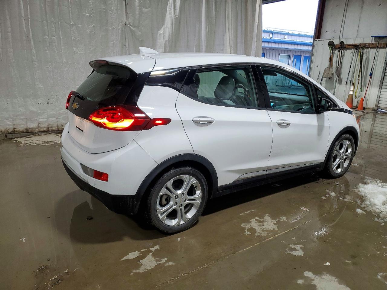 2021 CHEVROLET BOLT EV LT photo 3
