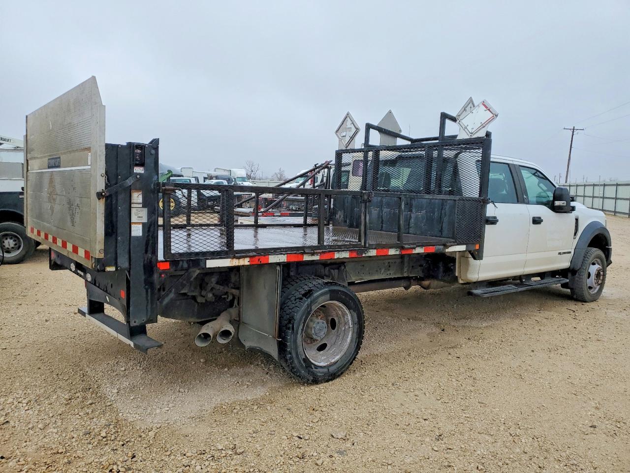 2018 FORD F550 SUPER DUTY FLATBED TRUCK photo 3