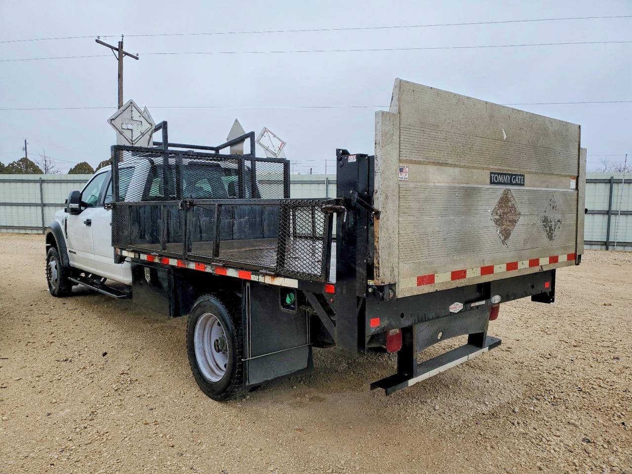2018 FORD F550 SUPER DUTY FLATBED TRUCK photo 2