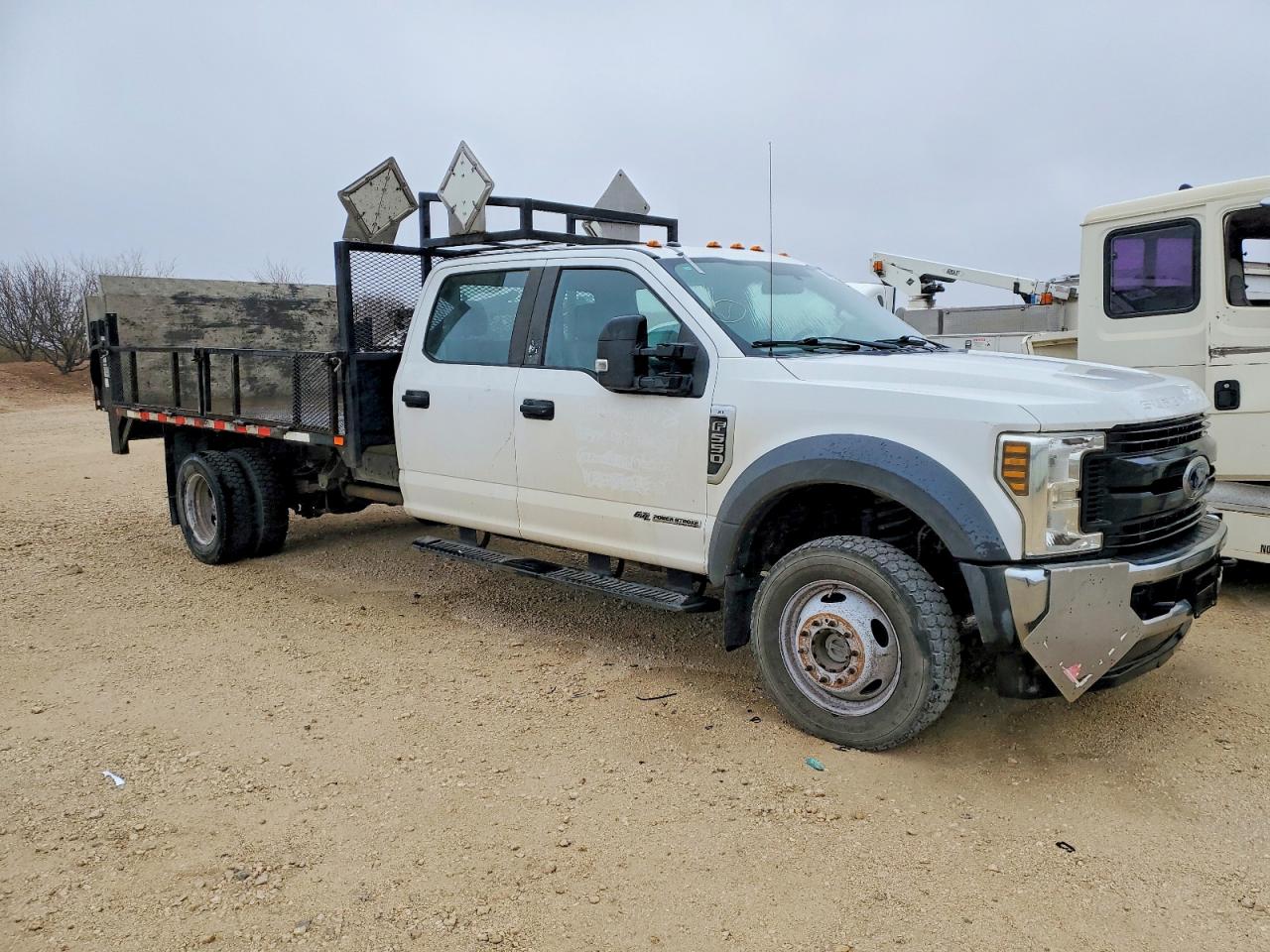 2018 FORD F550 SUPER DUTY FLATBED TRUCK photo 4