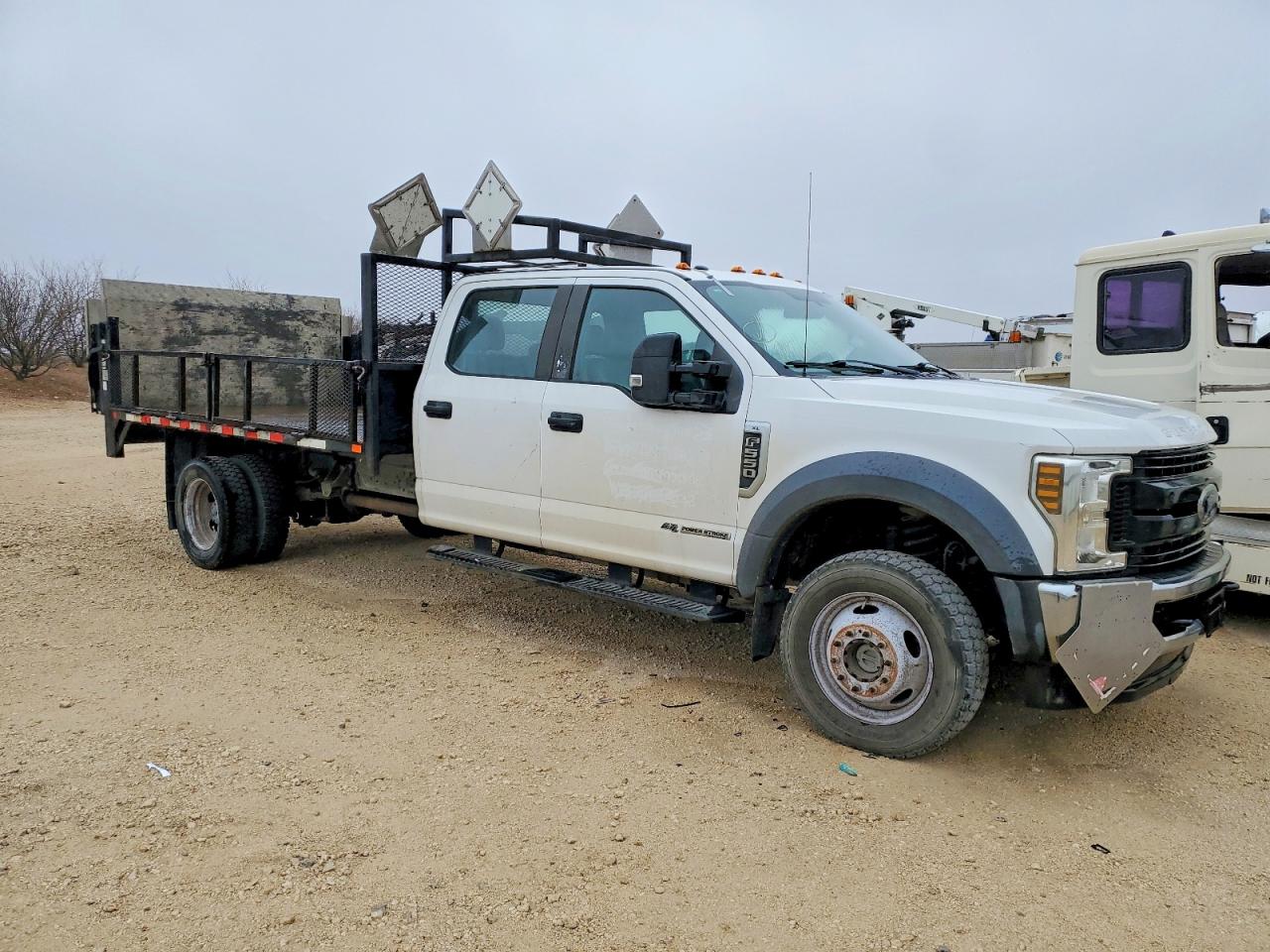 2018 FORD F550 SUPER DUTY FLATBED TRUCK photo 9