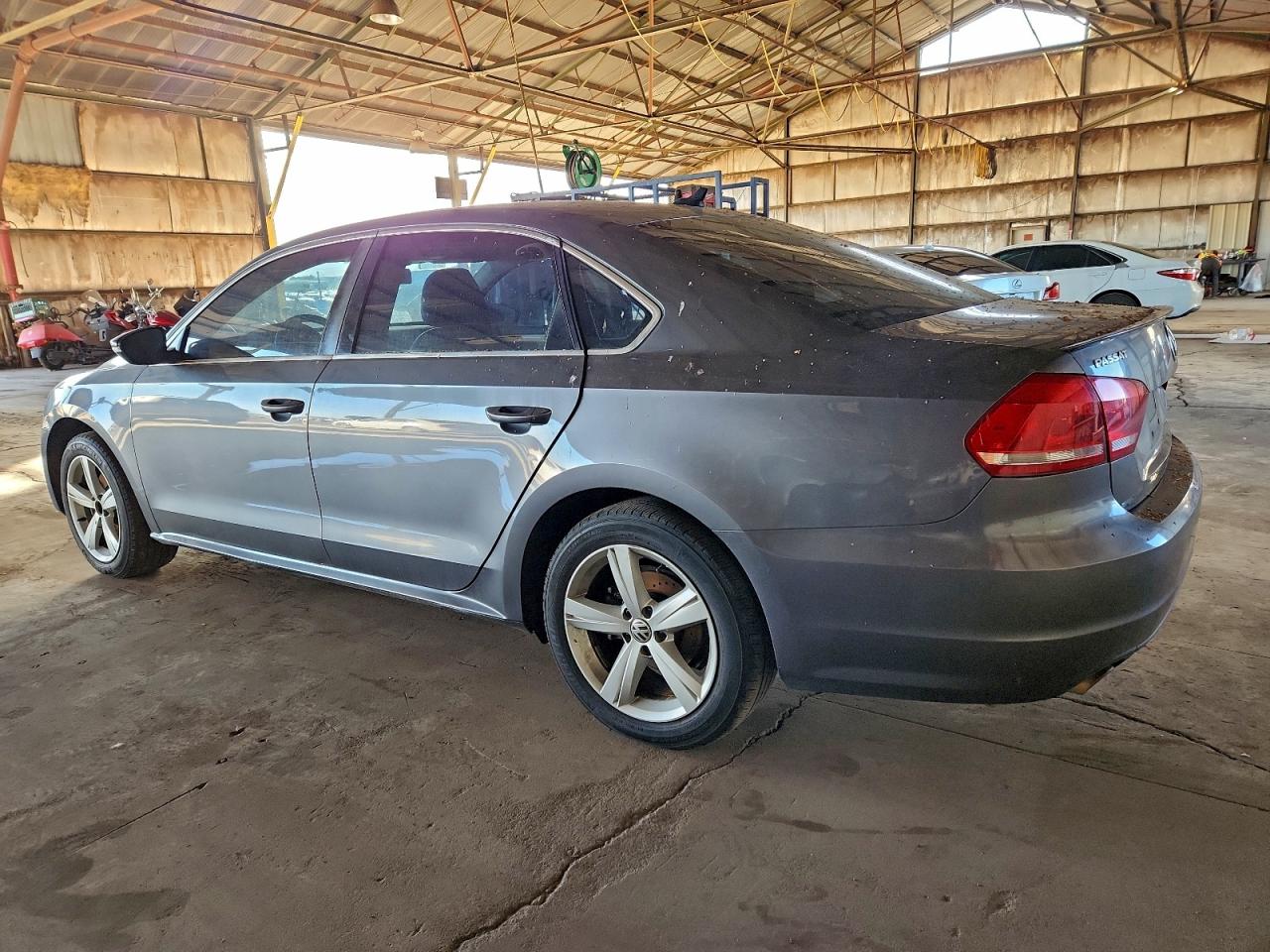2012 VOLKSWAGEN PASSAT SE photo 2