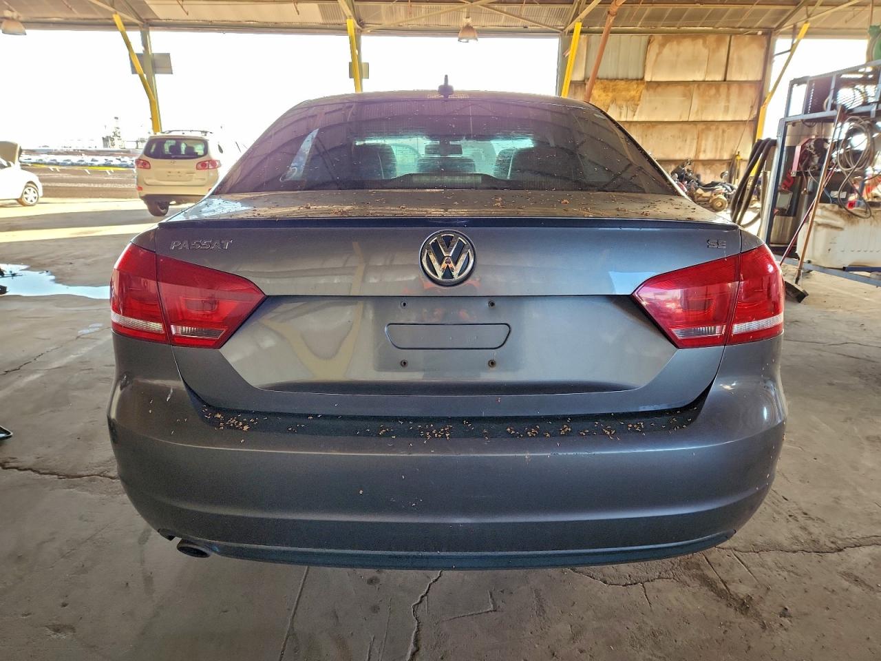 2012 VOLKSWAGEN PASSAT SE photo 6
