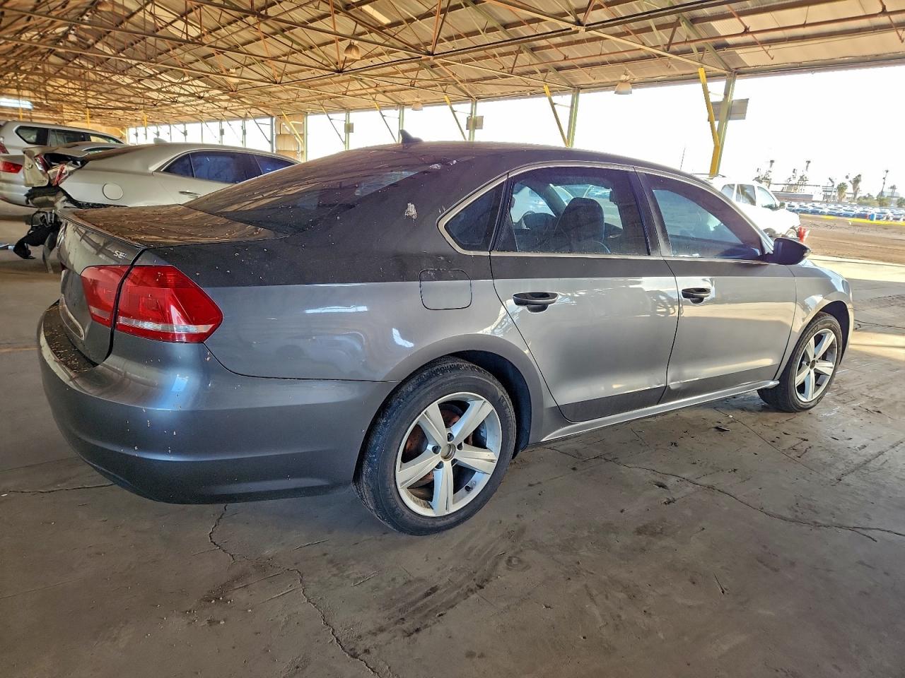 2012 VOLKSWAGEN PASSAT SE photo 3