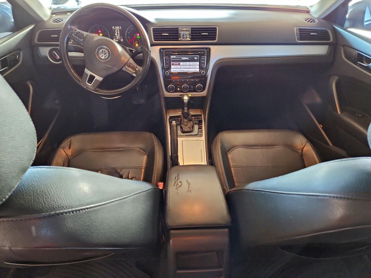 2012 VOLKSWAGEN PASSAT SE photo 8