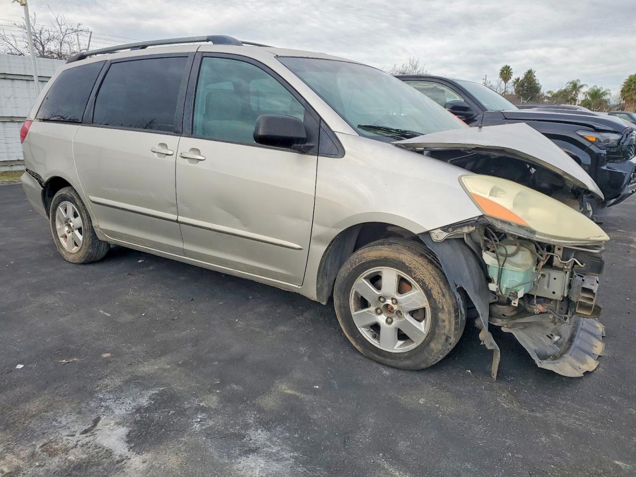 2006 TOYOTA SIENNA CE photo 4