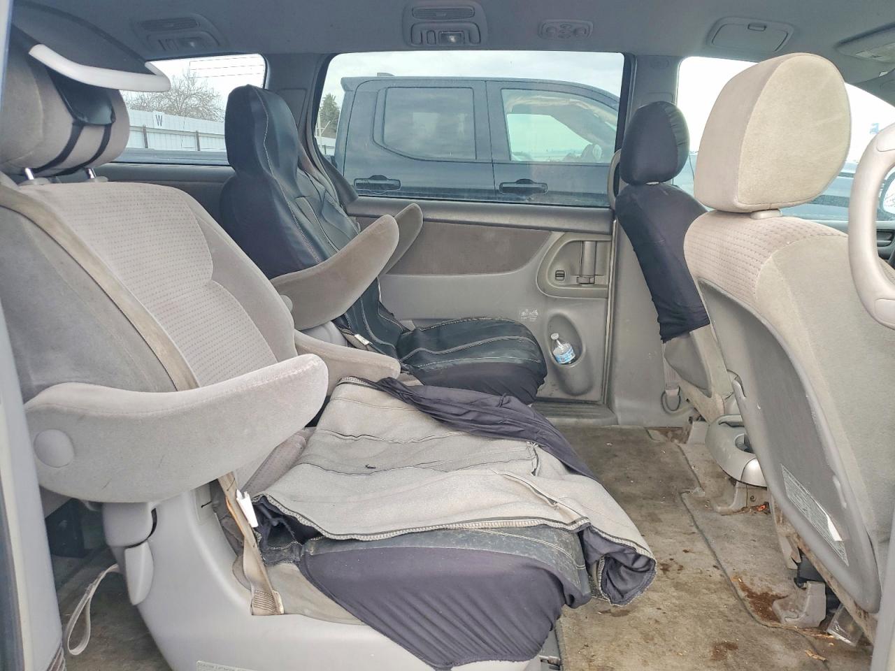 2006 TOYOTA SIENNA CE photo 11